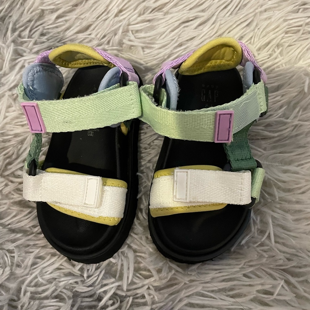 Baby Gap Strap Sandals. Size 5-6.